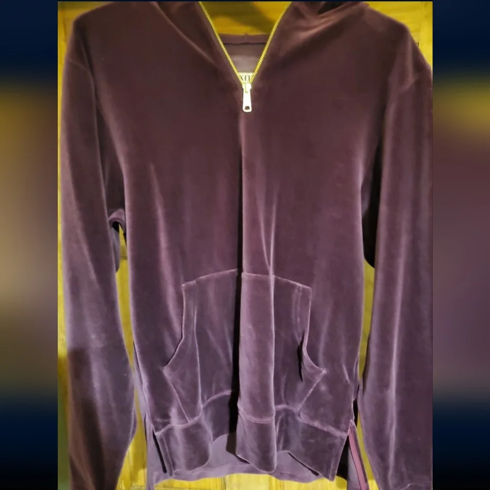 Sweater - Picture 3 of 3